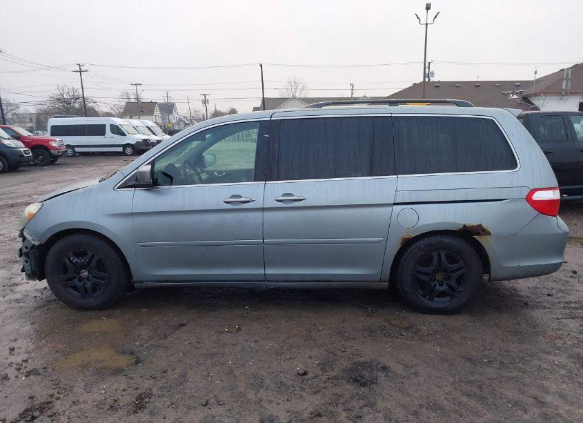 Photo 14 of 2005 Honda Odyssey EX-L (VIN 5FNRL38645B066682)