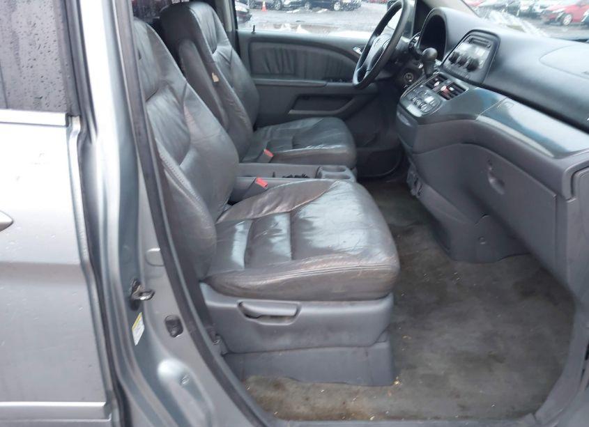 Photo 5 of 2005 Honda Odyssey EX-L (VIN 5FNRL38645B066682)