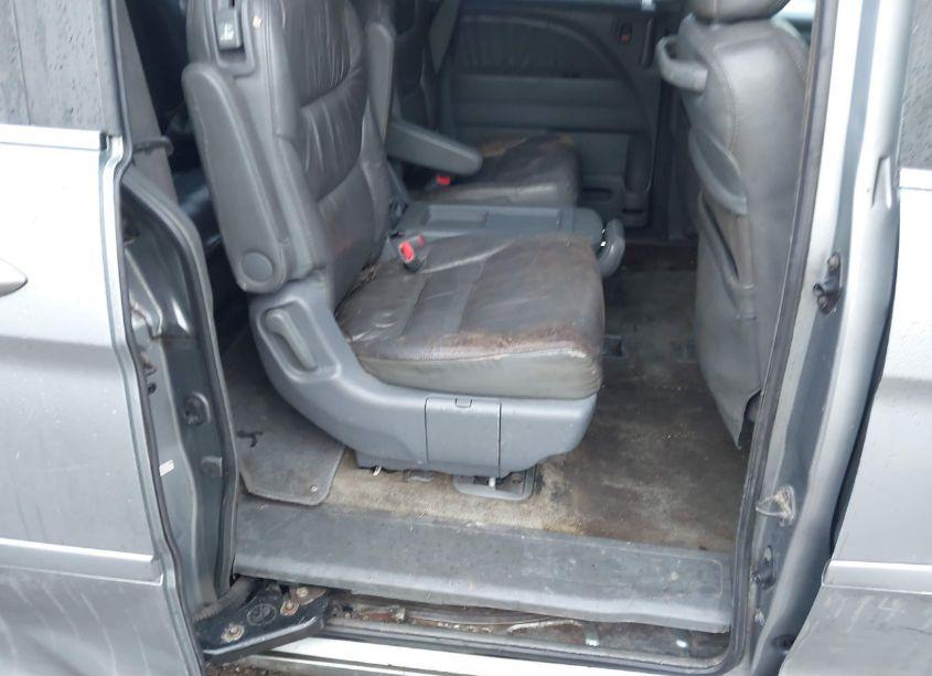 Photo 8 of 2005 Honda Odyssey EX-L (VIN 5FNRL38645B066682)