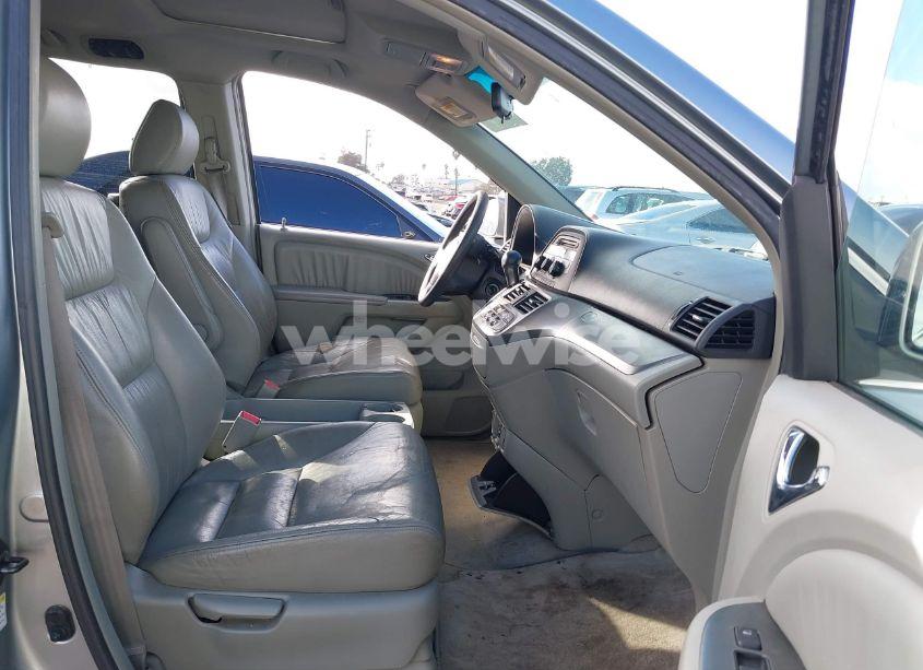 Photo 5 of 2005 Honda Odyssey EX-L (VIN 5FNRL38645B132826)