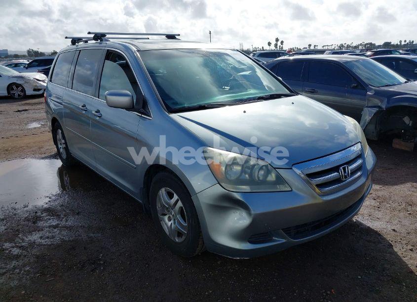 Photo 6 of 2005 Honda Odyssey EX-L (VIN 5FNRL38645B132826)