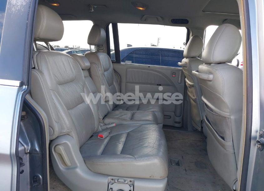 Photo 8 of 2005 Honda Odyssey EX-L (VIN 5FNRL38645B132826)