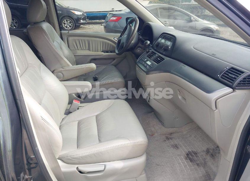 Photo 5 of 2005 Honda Odyssey EX-L (VIN 5FNRL38645B421253)