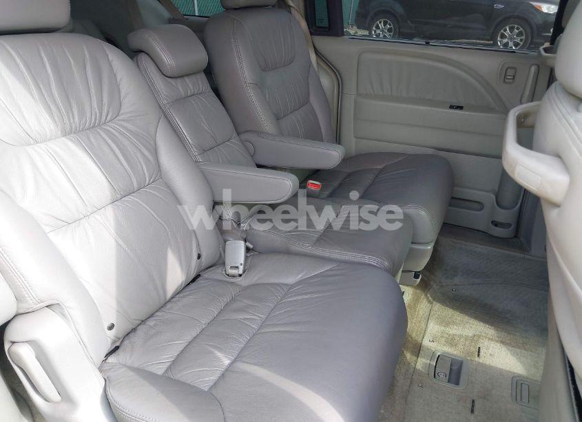 Photo 8 of 2005 Honda Odyssey EX-L (VIN 5FNRL38645B421253)