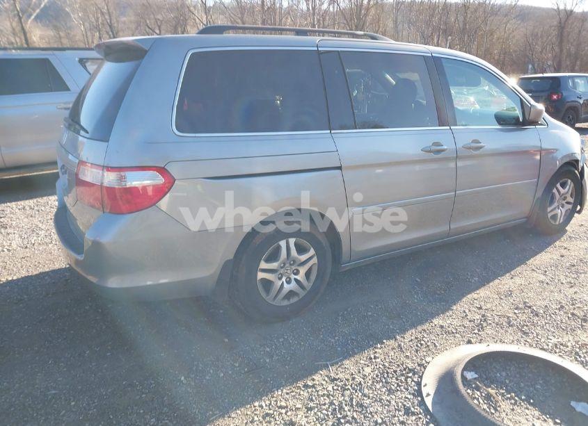 Photo 4 of 2006 Honda Odyssey EX-L (VIN 5FNRL38646B100332)