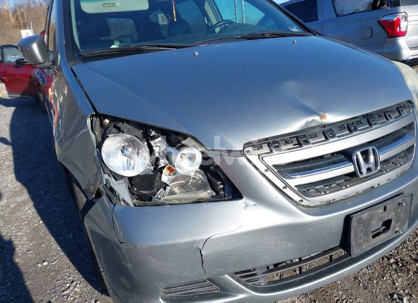 Photo 6 of 2006 Honda Odyssey EX-L (VIN 5FNRL38646B100332)