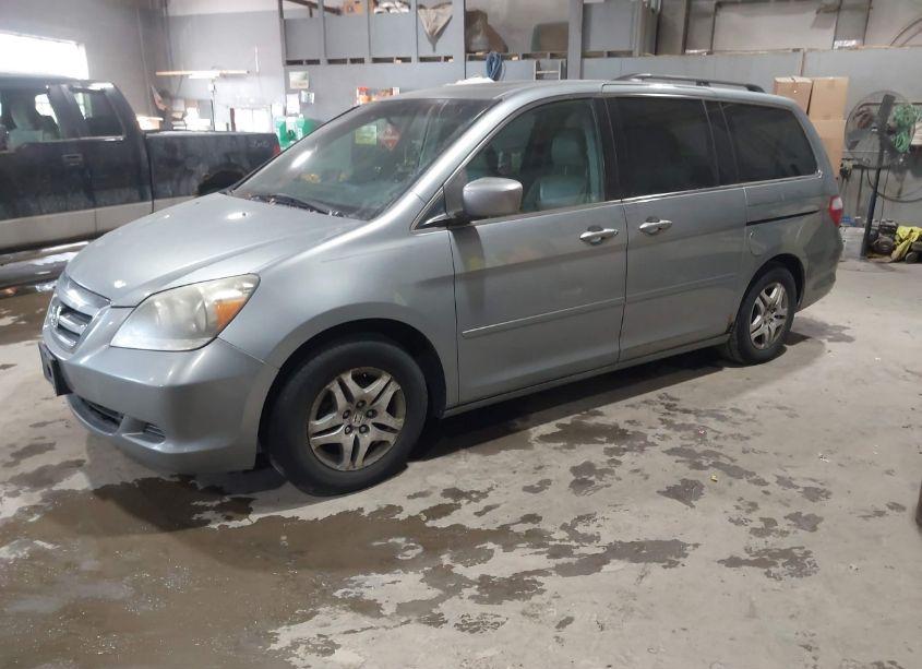 Photo 2 of 2006 Honda Odyssey EX-L (VIN 5FNRL38646B113100)