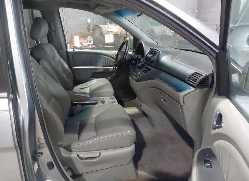 Photo 5 of 2006 Honda Odyssey EX-L (VIN 5FNRL38646B113100)