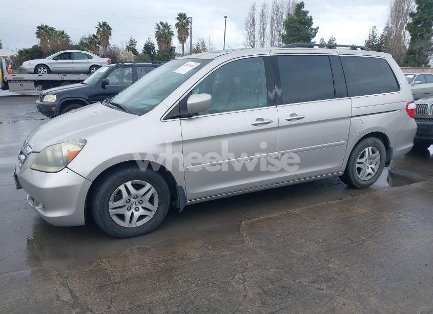 Photo 2 of 2006 Honda Odyssey EX-L (VIN 5FNRL38646B401893)