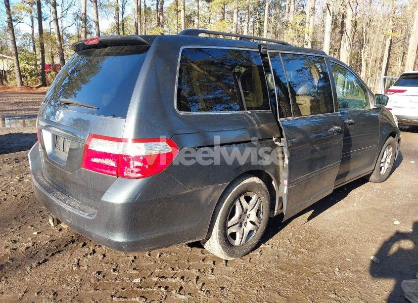 Photo 4 of 2006 Honda Odyssey EX-L (VIN 5FNRL38646B450804)