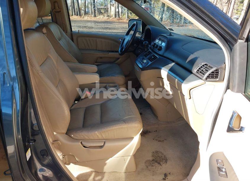 Photo 5 of 2006 Honda Odyssey EX-L (VIN 5FNRL38646B450804)