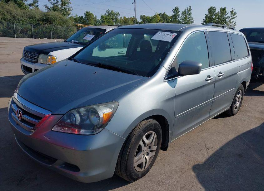 Photo 2 of 2007 Honda Odyssey EX-L (VIN 5FNRL38647B007750)