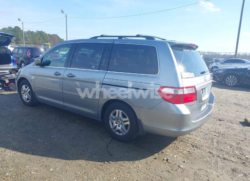 Photo 3 of 2006 Honda Odyssey EX-L (VIN 5FNRL38656B065493)
