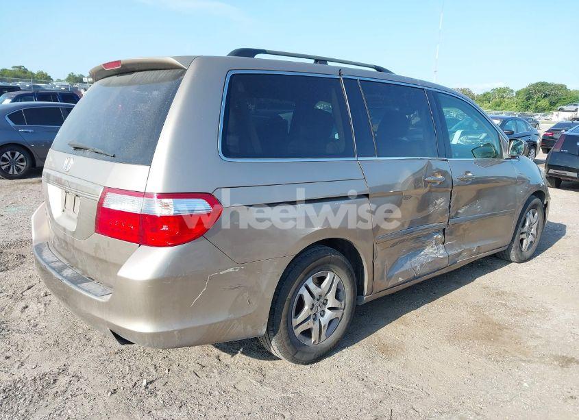 Photo 4 of 2006 Honda Odyssey EX-L (VIN 5FNRL38656B411090)