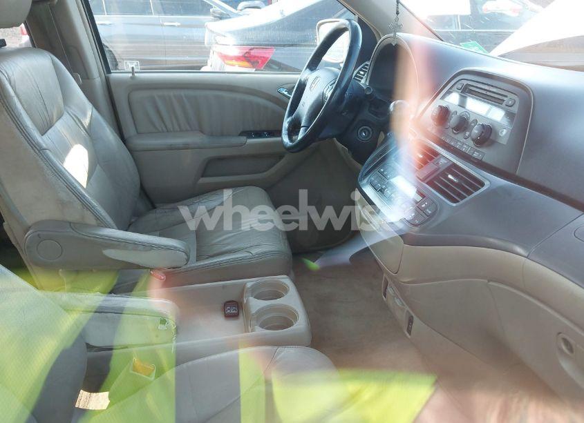 Photo 5 of 2006 Honda Odyssey EX-L (VIN 5FNRL38656B411090)