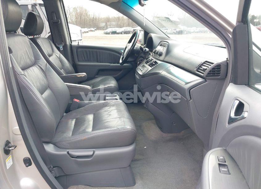 Photo 5 of 2006 Honda Odyssey EX-L (VIN 5FNRL38656B424602)