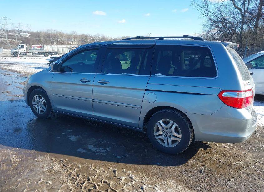 Photo 3 of 2007 Honda Odyssey EX-L (VIN 5FNRL38657B001777)