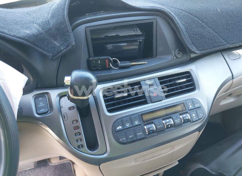 Photo 11 of 2005 Honda Odyssey EX-L (VIN 5FNRL38665B409895)