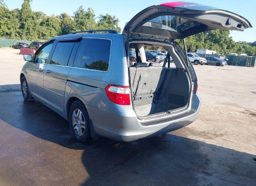 Photo 3 of 2006 Honda Odyssey EX-L (VIN 5FNRL38666B056995)