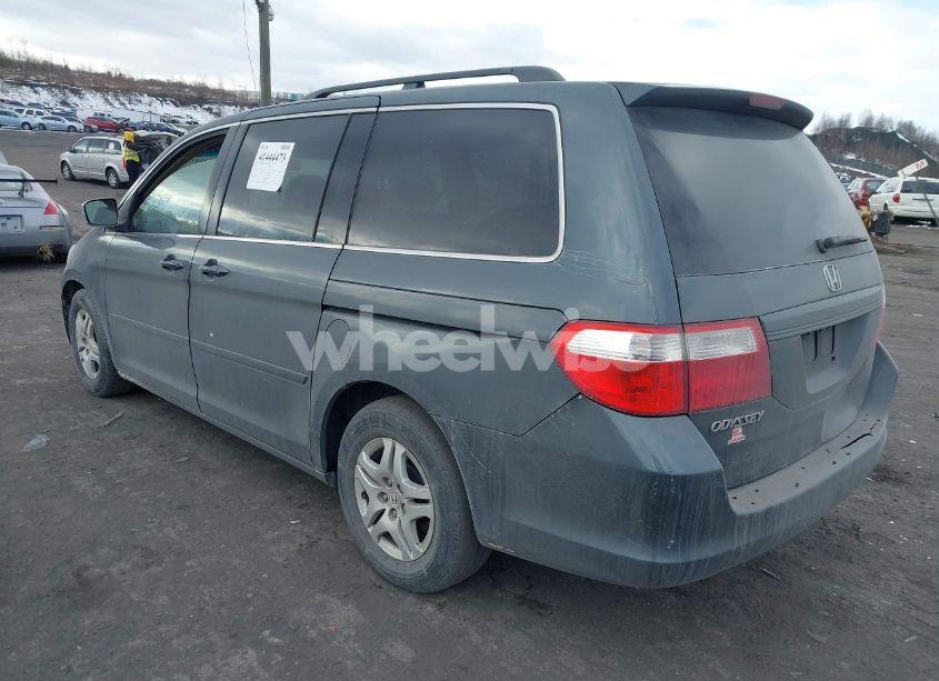 Photo 3 of 2006 Honda Odyssey EX-L (VIN 5FNRL38666B406836)