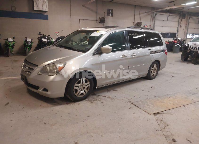Photo 2 of 2007 Honda Odyssey EX-L (VIN 5FNRL38667B460381)