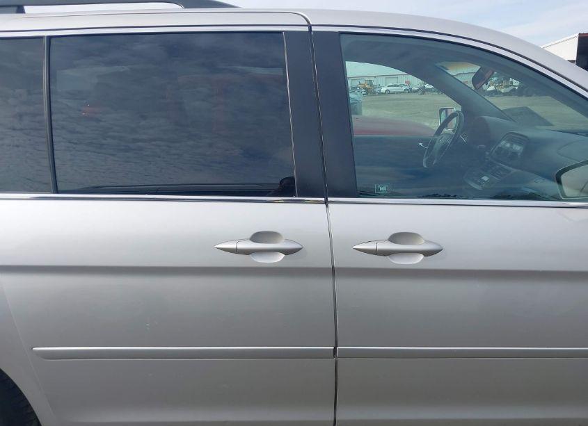 Photo 13 of 2006 Honda Odyssey EX-L (VIN 5FNRL38676B403976)