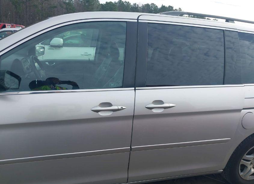 Photo 14 of 2006 Honda Odyssey EX-L (VIN 5FNRL38676B403976)