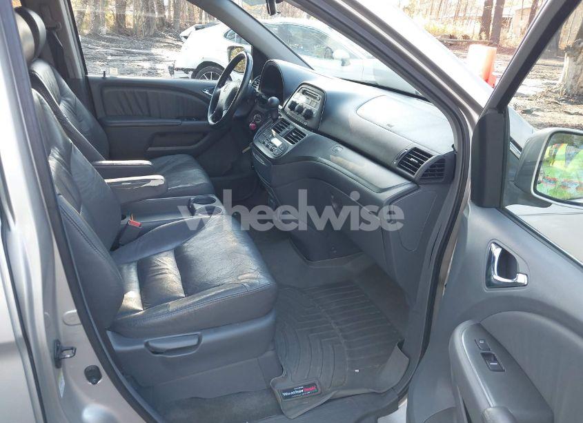 Photo 5 of 2006 Honda Odyssey EX-L (VIN 5FNRL38676B454930)