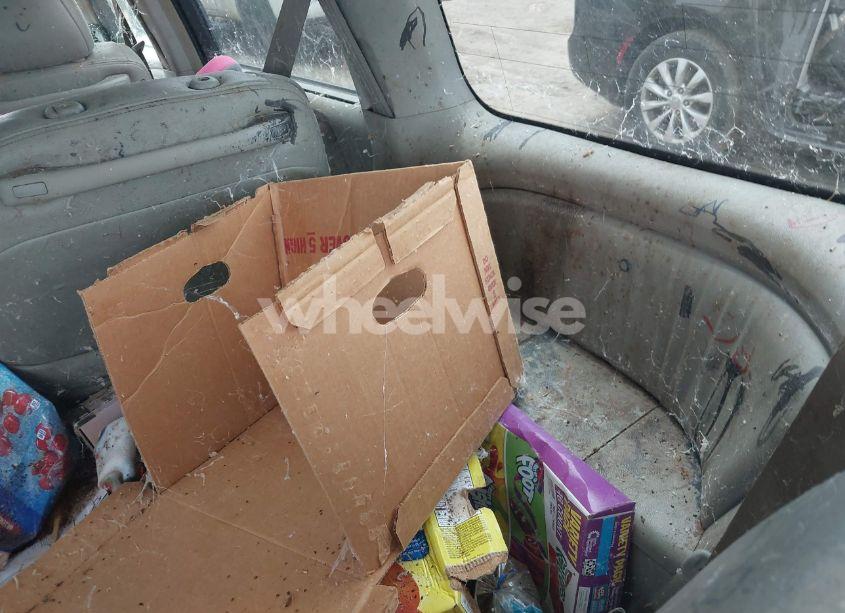 Photo 12 of 2005 Honda Odyssey EX-L (VIN 5FNRL38685B031644)