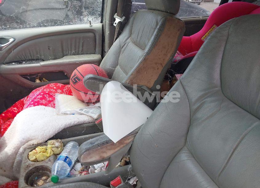 Photo 13 of 2005 Honda Odyssey EX-L (VIN 5FNRL38685B031644)