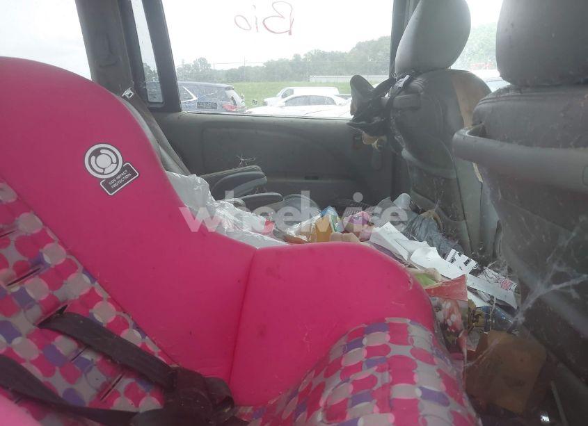 Photo 8 of 2005 Honda Odyssey EX-L (VIN 5FNRL38685B031644)