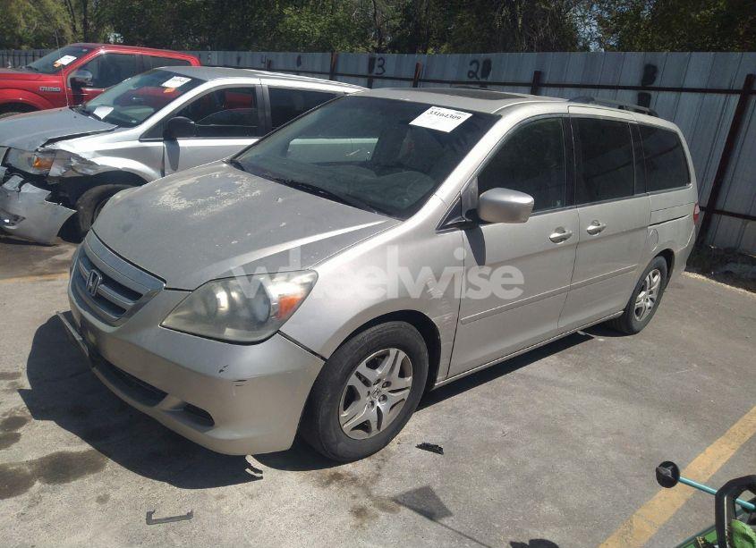 Photo 2 of 2005 Honda Odyssey EX-L (VIN 5FNRL38685B055930)