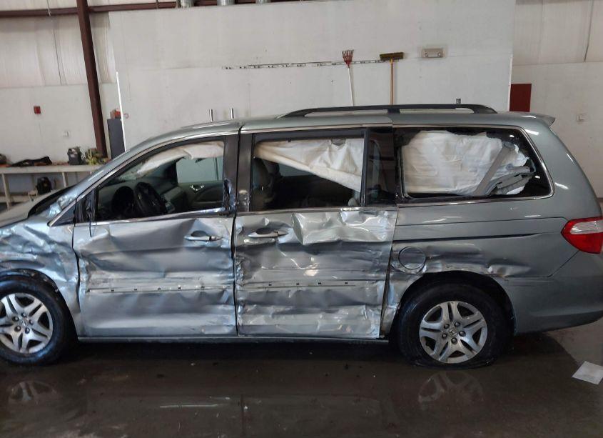 Photo 15 of 2005 Honda Odyssey EX-L (VIN 5FNRL38685B068502)