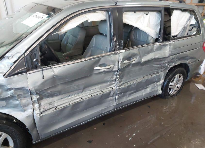 Photo 6 of 2005 Honda Odyssey EX-L (VIN 5FNRL38685B068502)