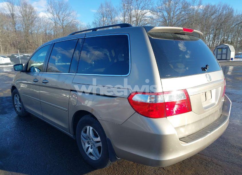 Photo 3 of 2005 Honda Odyssey EX-L (VIN 5FNRL38695B041275)