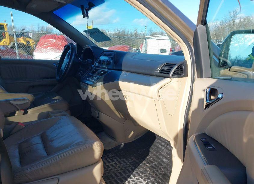 Photo 5 of 2005 Honda Odyssey EX-L (VIN 5FNRL38695B041275)