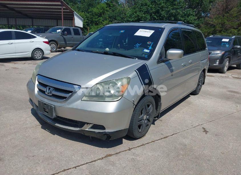 Photo 2 of 2005 Honda Odyssey EX-L (VIN 5FNRL38695B411320)