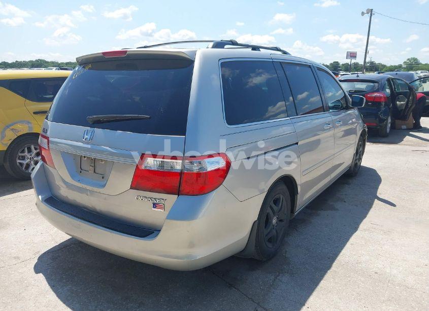 Photo 4 of 2005 Honda Odyssey EX-L (VIN 5FNRL38695B411320)
