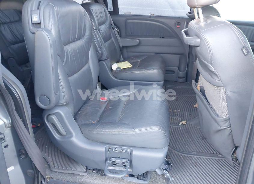 Photo 8 of 2006 Honda Odyssey EX-L (VIN 5FNRL38696B012926)