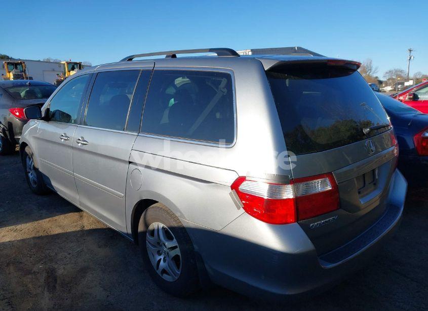 Photo 3 of 2006 Honda Odyssey EX-L (VIN 5FNRL38696B103243)
