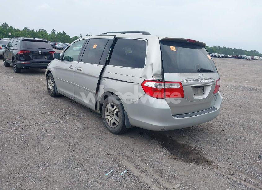 Photo 3 of 2005 Honda Odyssey EX-L (VIN 5FNRL386X5B411682)