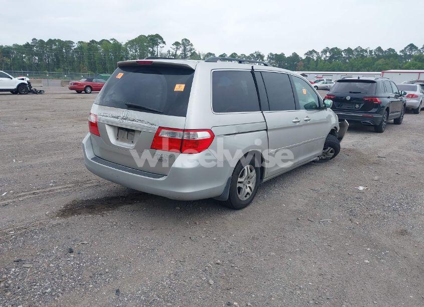 Photo 4 of 2005 Honda Odyssey EX-L (VIN 5FNRL386X5B411682)