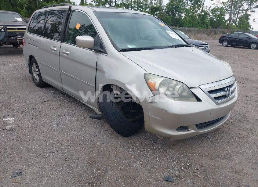 Photo 6 of 2005 Honda Odyssey EX-L (VIN 5FNRL386X5B411682)