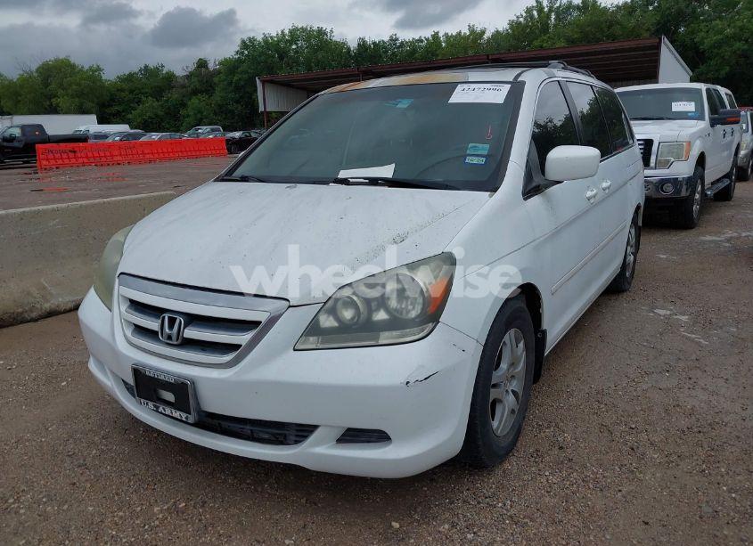 Photo 2 of 2006 Honda Odyssey EX-L (VIN 5FNRL386X6B042310)