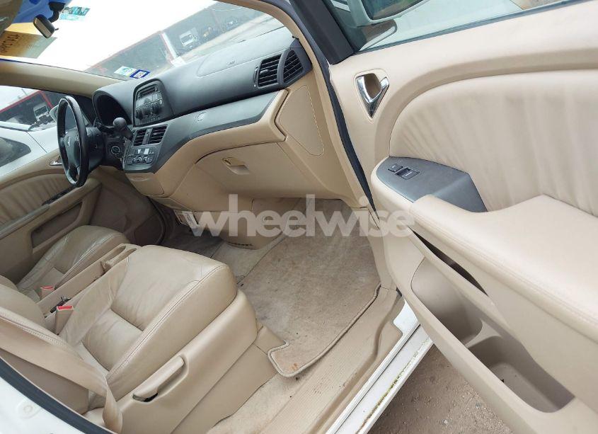 Photo 5 of 2006 Honda Odyssey EX-L (VIN 5FNRL386X6B042310)