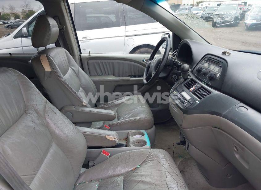 Photo 5 of 2006 Honda Odyssey EX-L (VIN 5FNRL386X6B081804)