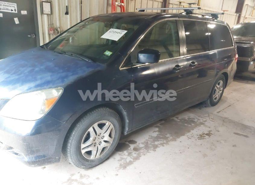 Photo 2 of 2007 Honda Odyssey EX-L (VIN 5FNRL386X7B014590)