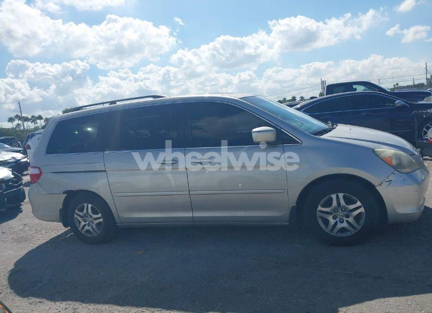 Photo 13 of 2005 Honda Odyssey EX-L (VIN 5FNRL38705B101095)