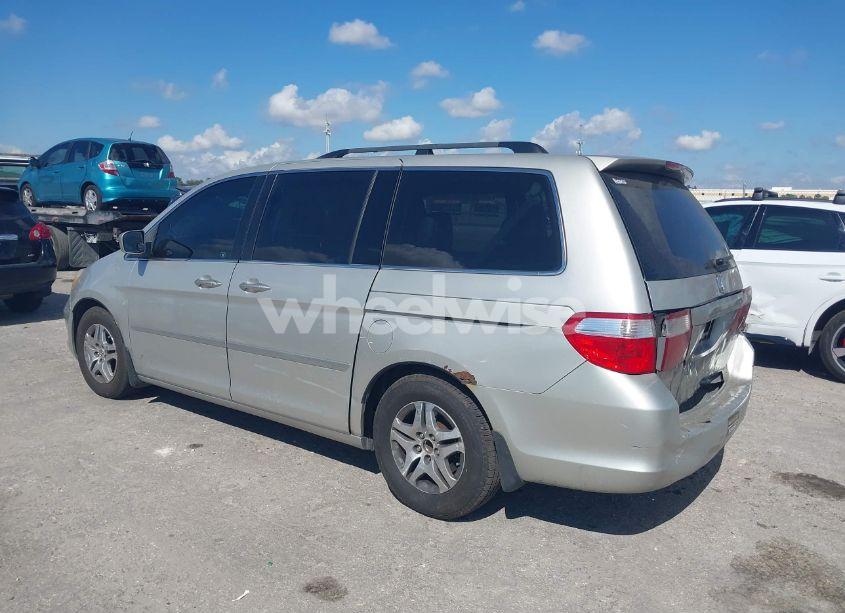 Photo 3 of 2005 Honda Odyssey EX-L (VIN 5FNRL38705B101095)