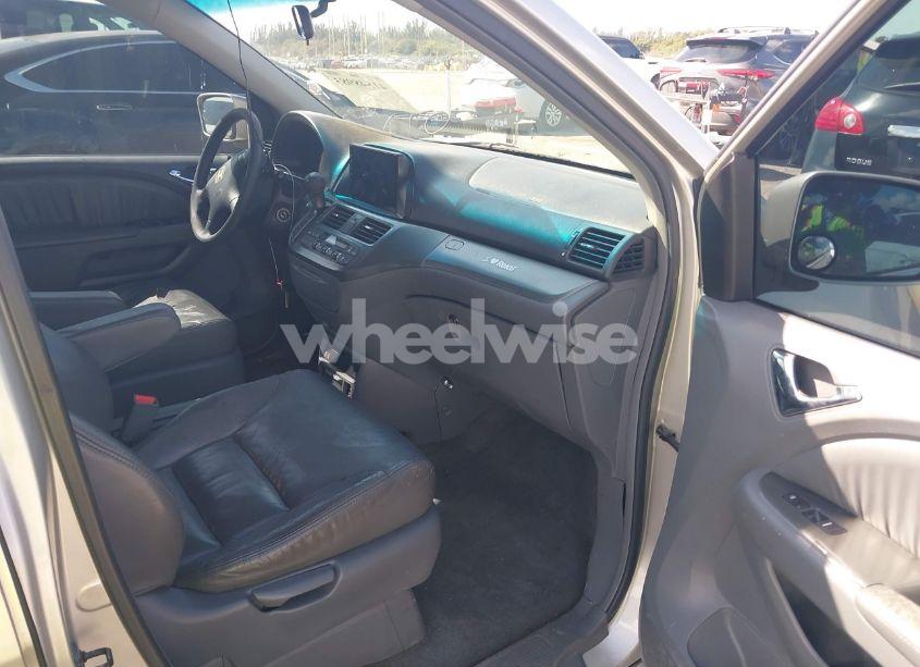 Photo 5 of 2005 Honda Odyssey EX-L (VIN 5FNRL38705B101095)